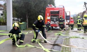 Gasilska vaja za članice