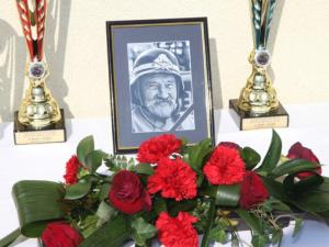 Tekmovanje s starimi in ročnimi brizgalnami