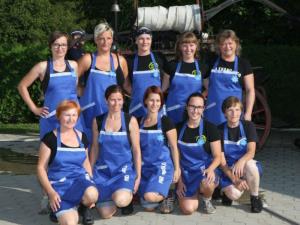 Tekmovanje s starimi in ročnimi brizgalnami