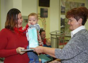 Podžupanja z novorojenčki in starši