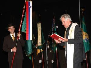 Braslovški čebelarji razvili prapor