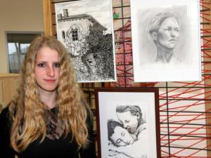 Razstavlja študentka Katja Matko