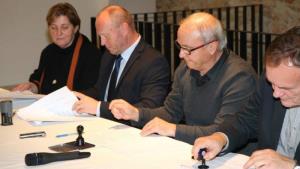 Veronika Deseniška povezuje tudi čezmejno - podpis partnerskega sporazuma