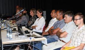 Postopki se nadaljujejo, 300 pripomb…