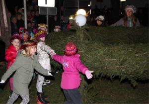 V Braslovčah prižgali prvo adventno lučko