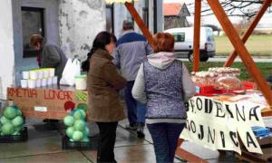 Na Gomilskem kmečka tržnica, razstavi, srečanje in še kaj…