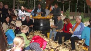 Kožuhanje - ličkanje koruze kot nekoč