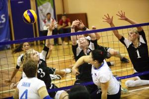 Slovenske odbojkarice sede z reprezentanco ZDA