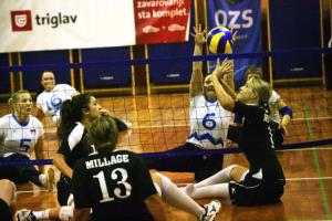 Slovenske odbojkarice sede z reprezentanco ZDA