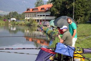 Na 53. prazniku hmeljarjev v Braslovčah izpraznili rekordno število vrčkov piva