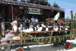 Na 53. prazniku hmeljarjev v Braslovčah izpraznili rekordno število vrčkov piva