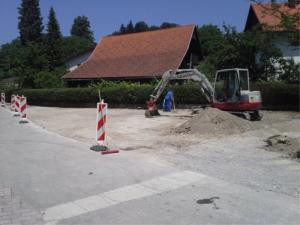 Novo urejeno dvorišče pri Kulturnem domu Letuš