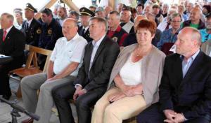 Ko vojaki podpišejo kapitulacijo, je vojne konec