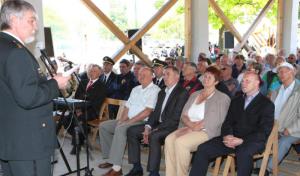 Ko vojaki podpišejo kapitulacijo, je vojne konec