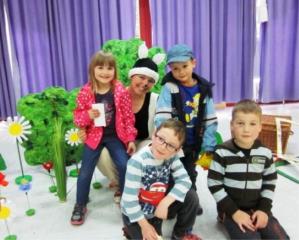 Pred zadnjo predstavo Pravljičarninih igrarij