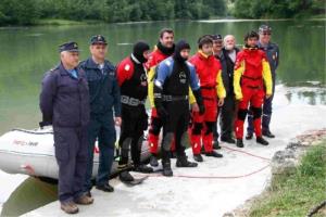 Gasilci izvedli vajo reševanje na vodi in iz vode